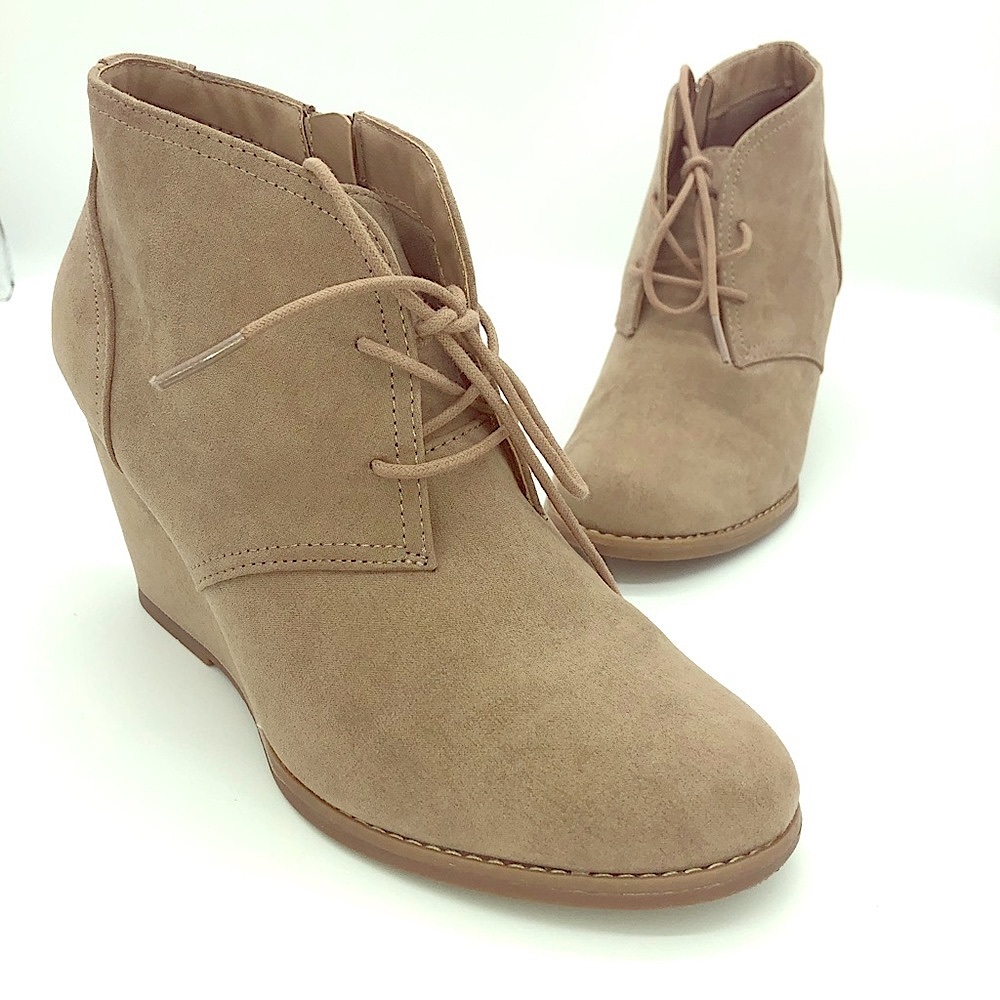Universal Threads Tan Ankle Booties 8